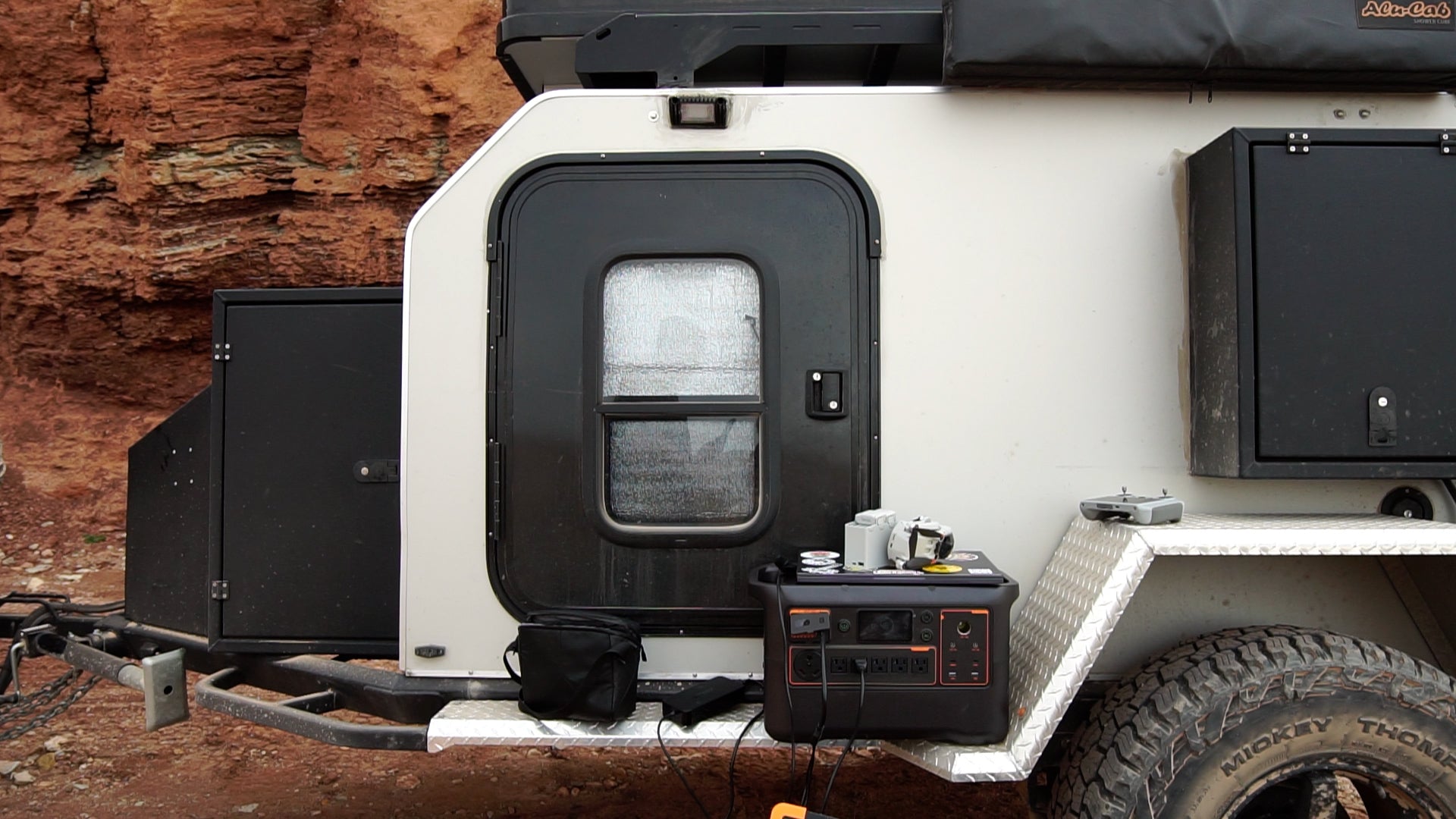 The Good Prepper ArkShield 3000 Portable Power Ark & 400W Solar Bundle